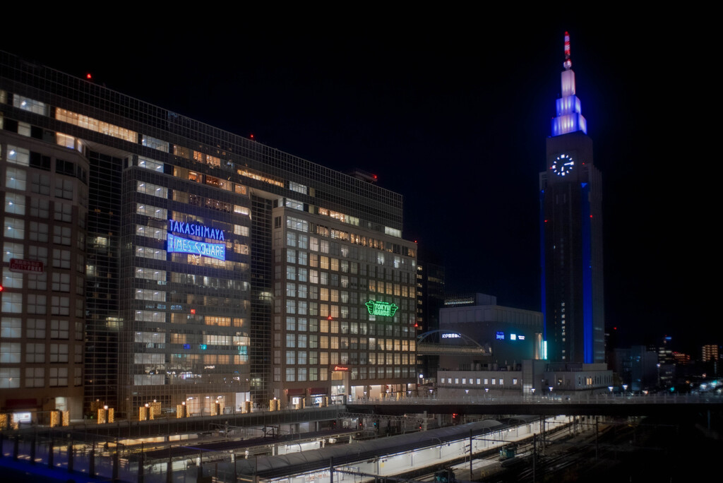 バスタ新宿前からの夜景