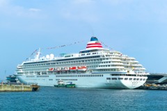 横浜・秋晴れ・飛鳥Ⅱ