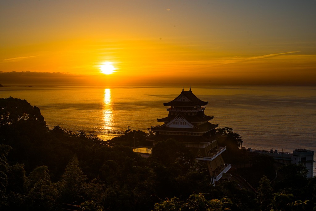 熱海の朝日