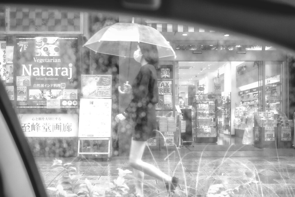 雨の日　車窓