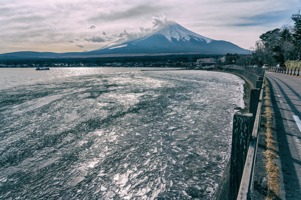 山中湖　ミニ流氷