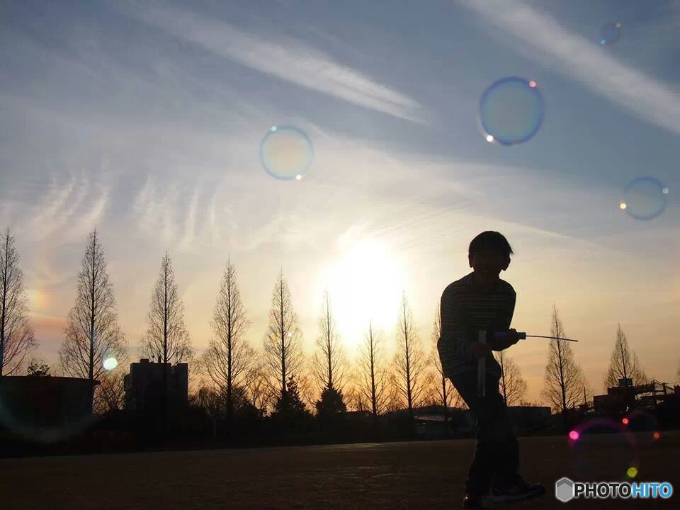 夕陽とシャボン玉