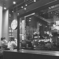 カフェ/3月の木曜日 午後６時30分