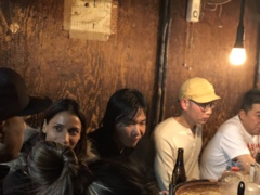 カウンターにて