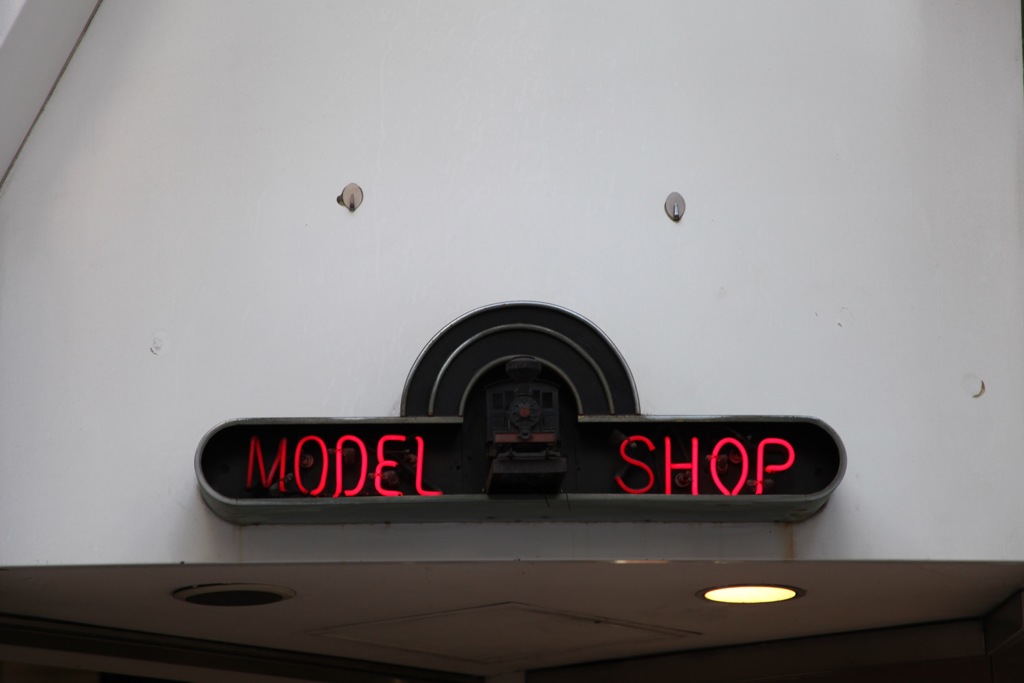 ひかえめなサイン