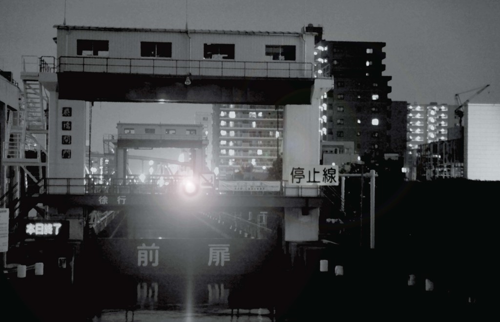 夜の透視図
