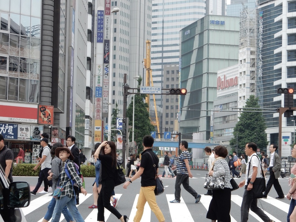 みんなで渡る横断歩道