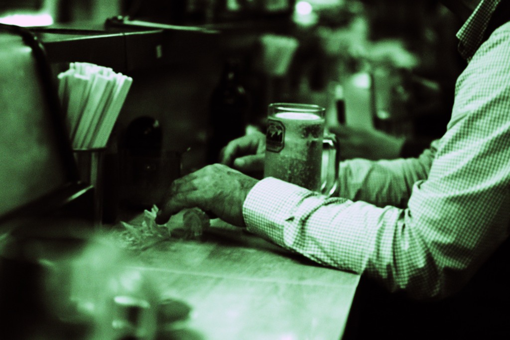 ホッピーの泡に消える想いで