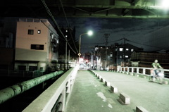 夜に駈けて