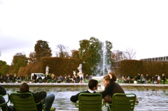 パリの公園にて