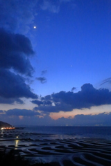 御輿来海岸の三日月