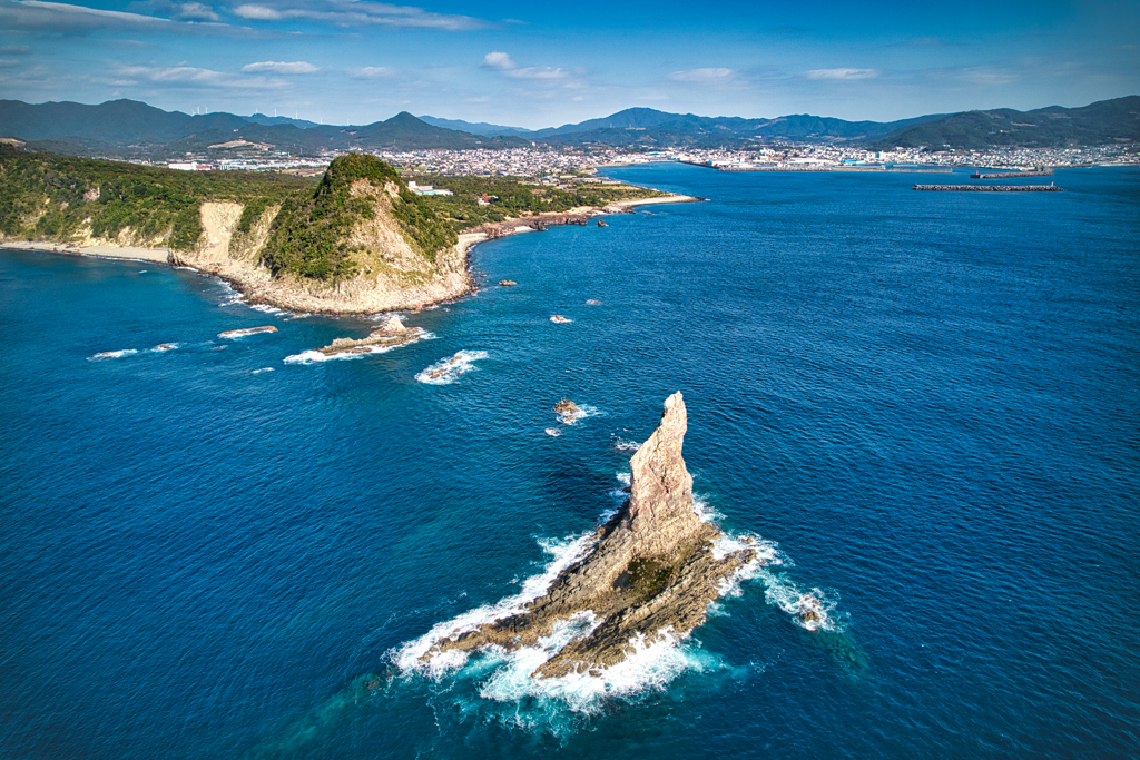 立神岩