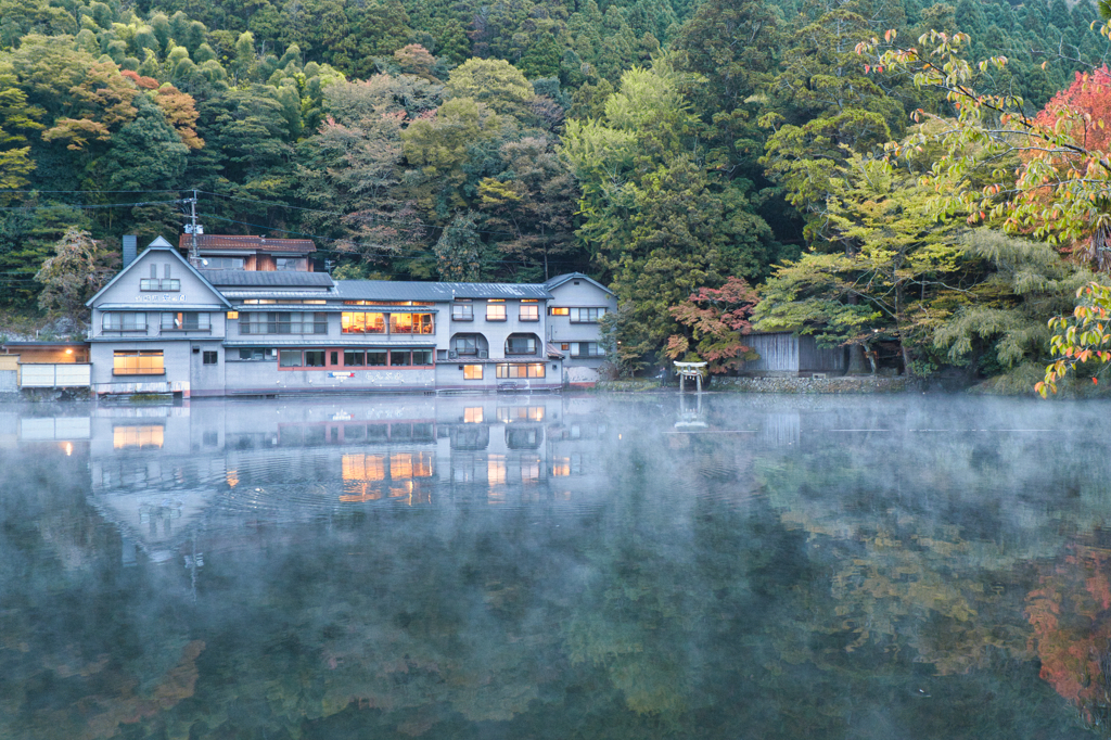 金鱗湖