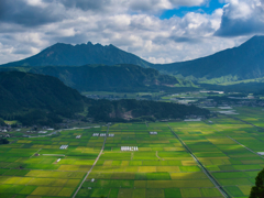 根子岳と千枚田