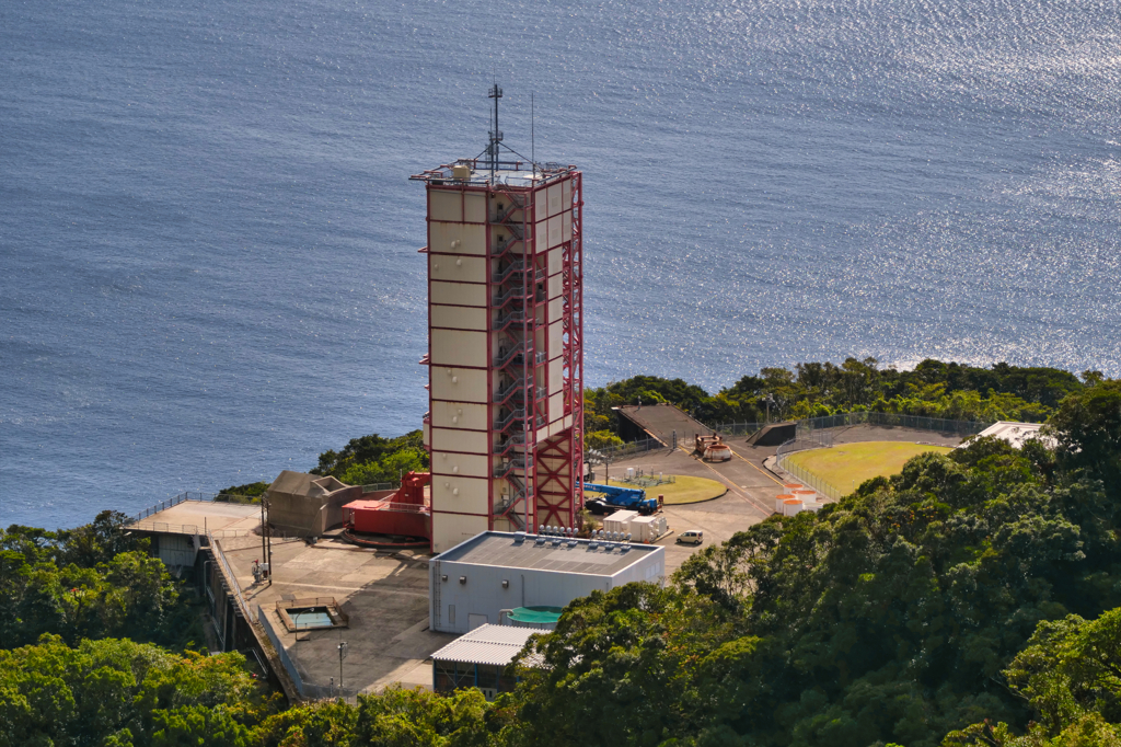 ロケット発射塔