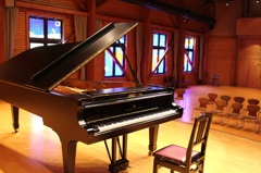 グランドピアノ（Steinway & Sons）