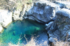 別子銅山に流れる青