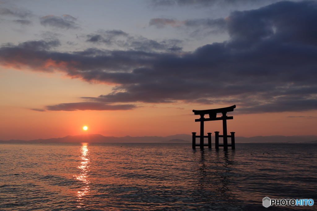 春の夜明け