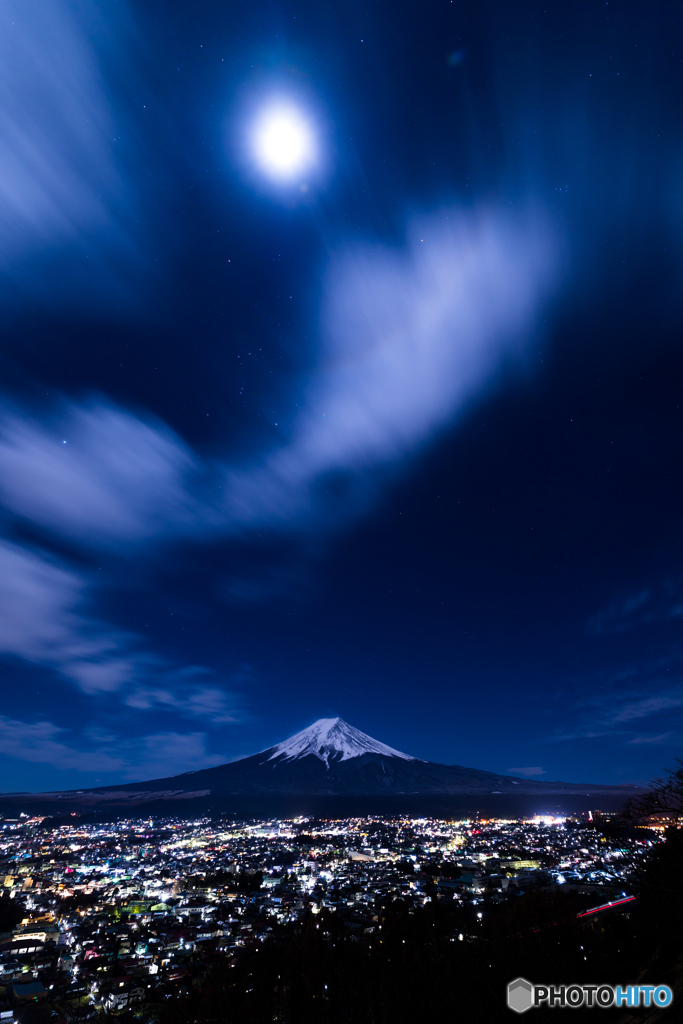 月夜に照らされて