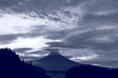 Mt. Fuji like a monochrome ink painting