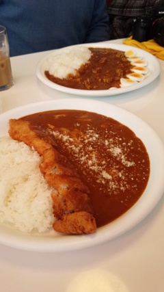 なんとカレー屋さんなのでした
