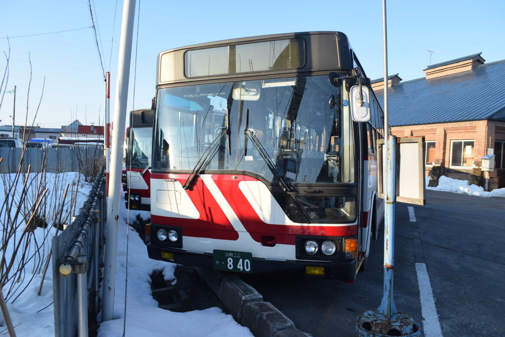 とあるバスの車庫。　待機中。　予備車840号車