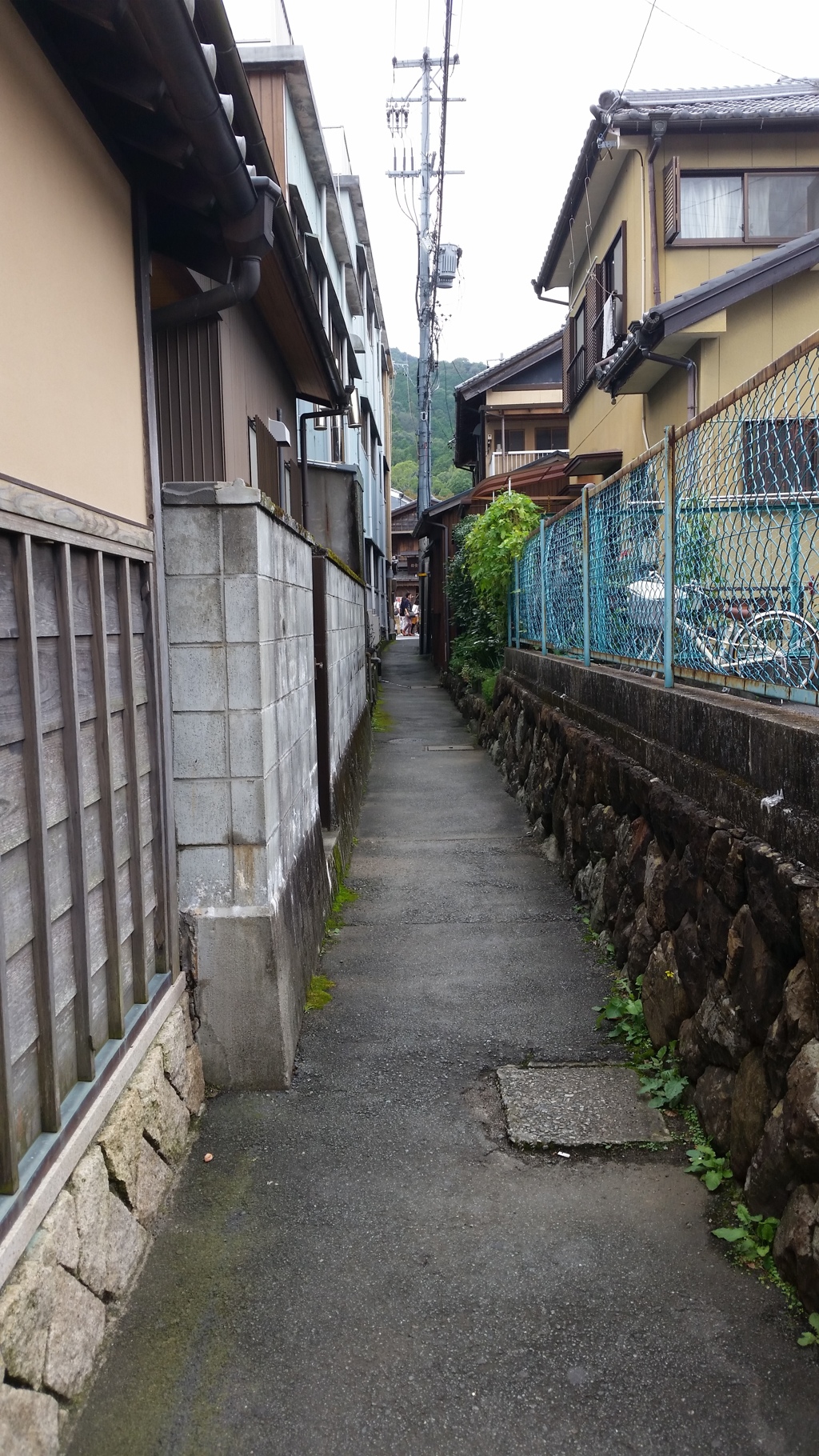 路地裏