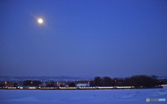 月夜の夜行列車