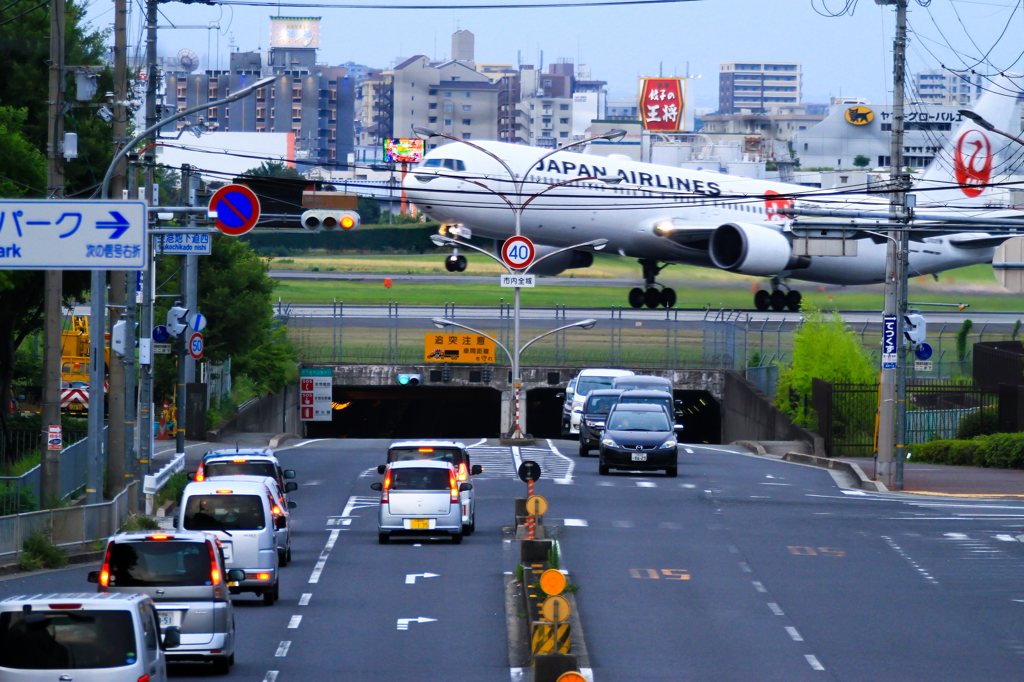 街の中のヒコーキ