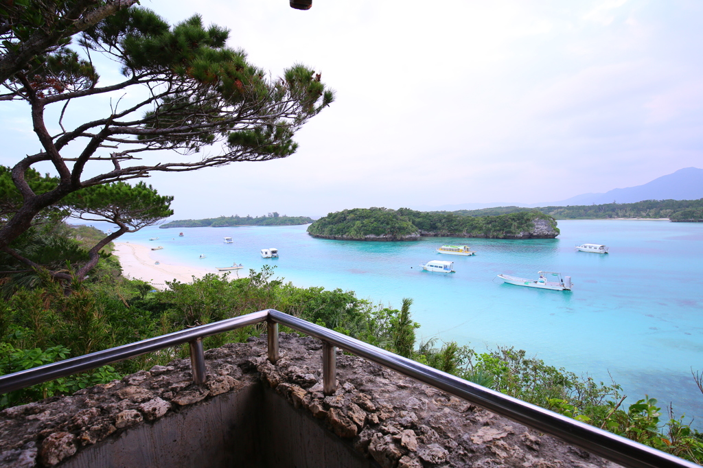 雨の合間に川平湾