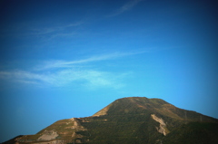 秋空と伊吹山