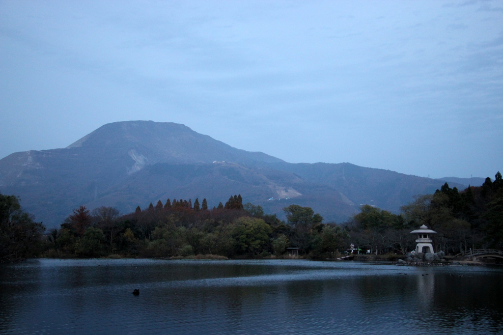 伊吹山と三島池