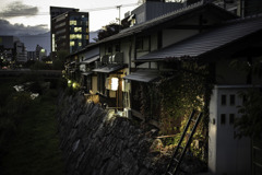 縄手通り鳥富