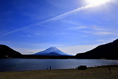 精進湖より