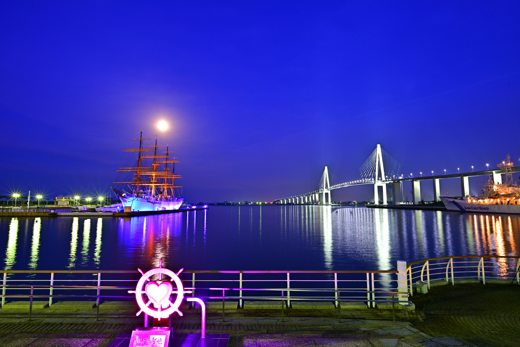 月夜の海王丸パーク