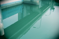 水面の橋