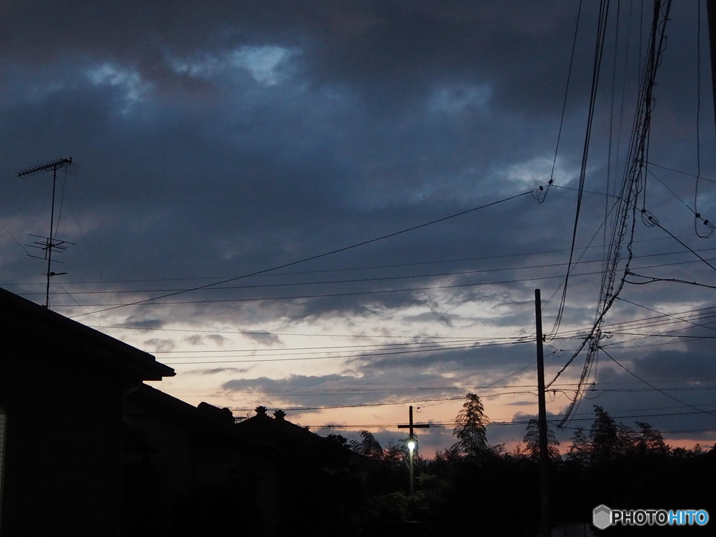 日本は電線が多い