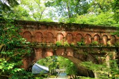 夏と緑と水路閣