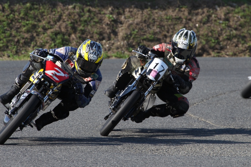 サイドバイサイド