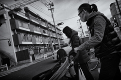 スーパー前にて