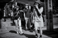 驚く人、冷静な人