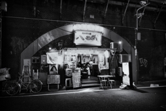 灯りに誘われて