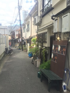 隠れ家を見つけろ