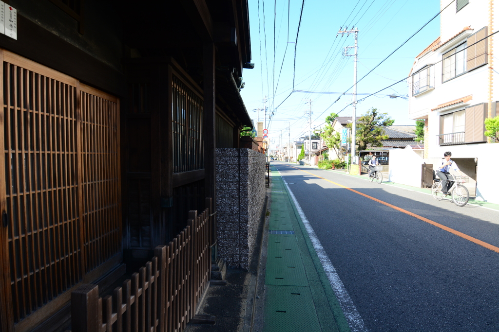 格子戸の素敵な家