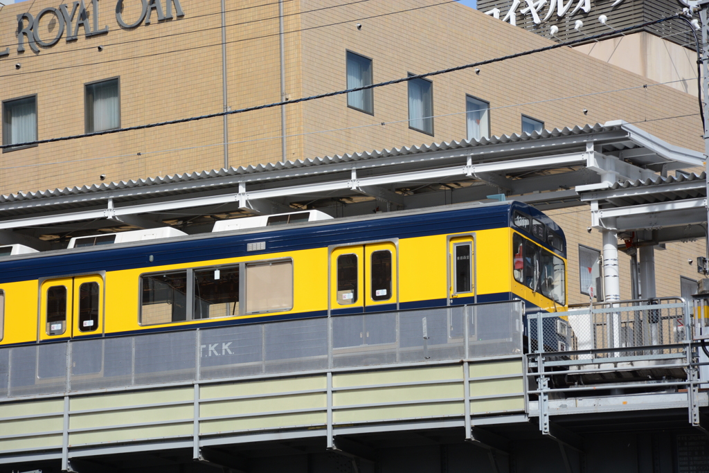 昔のカラーで出ています