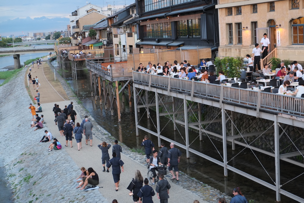 鴨川夕涼み