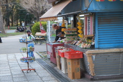 売り子もレトロ