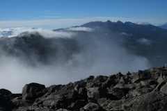 雲湧く頂