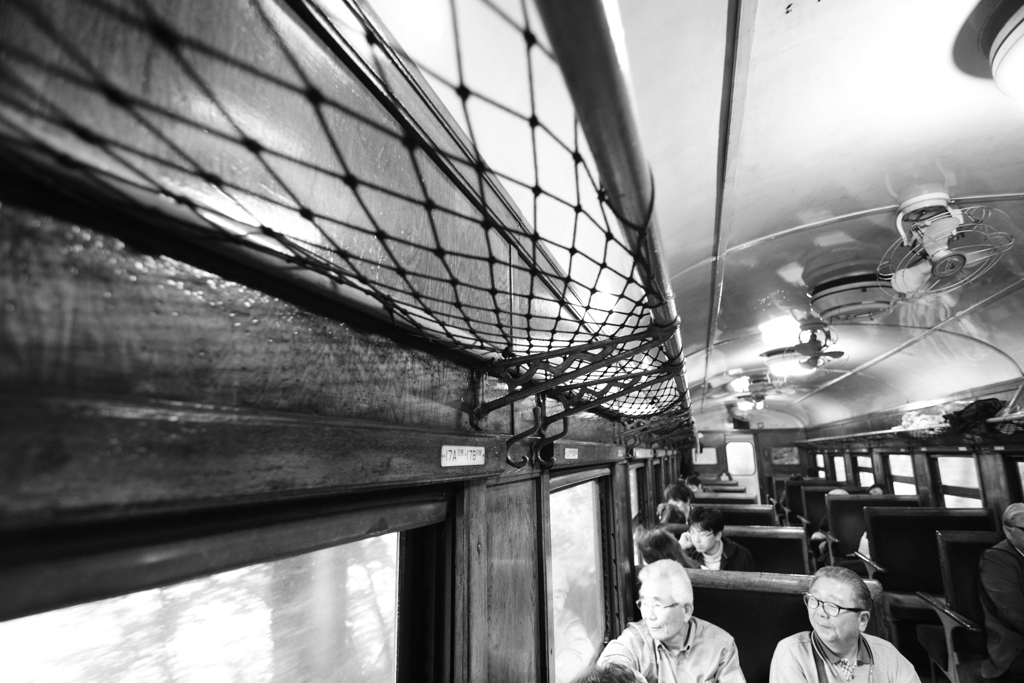 網棚のある風景