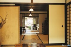 続く日本間